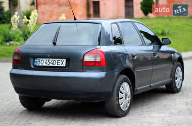 Хэтчбек Audi A3 2002 в 