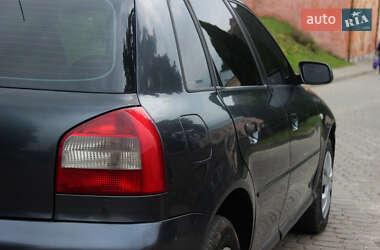 Хэтчбек Audi A3 2002 в 