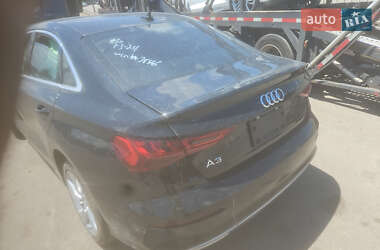 Седан Audi A3 2022 в 