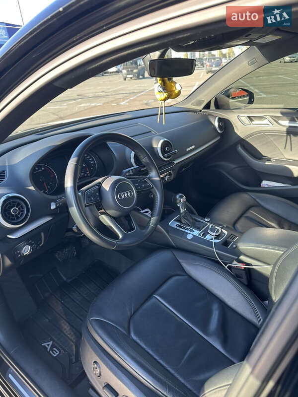 Седан Audi A3 2017 в Киеве