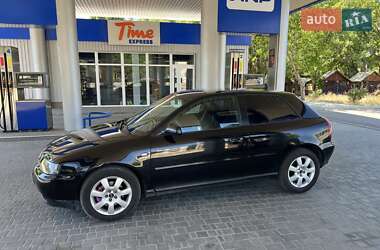 Хэтчбек Audi A3 2003 в 