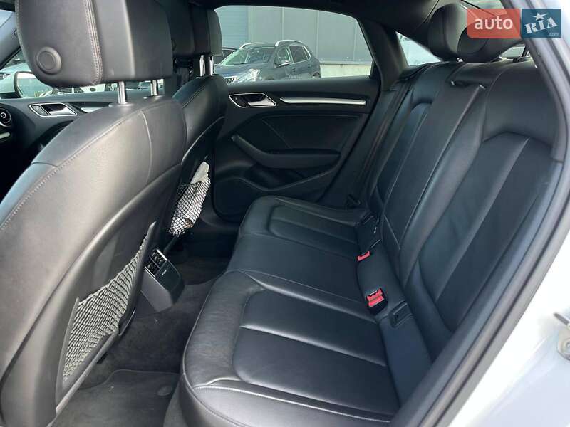 Седан Audi A3 2016 в Львові