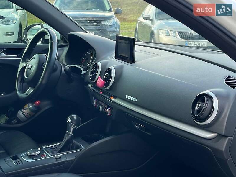 Седан Audi A3 2016 в Львові