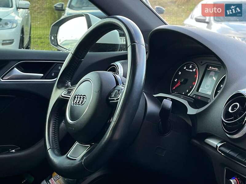 Седан Audi A3 2016 в Львові