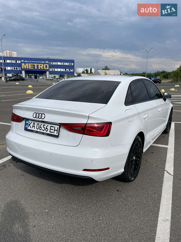 Седан Audi A3 2016 в Києві
