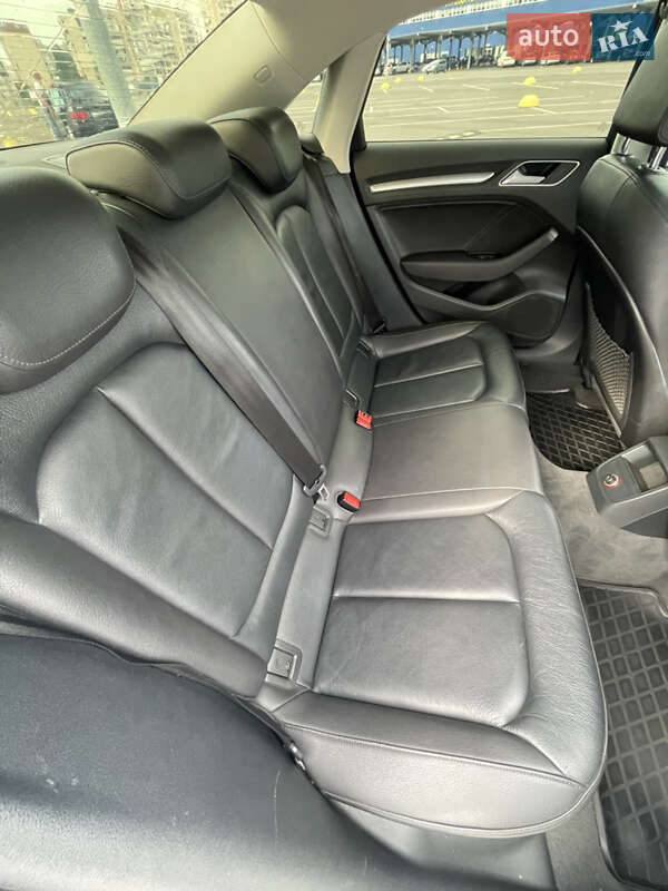 Седан Audi A3 2016 в Києві
