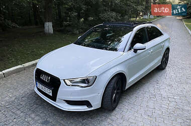 Седан Audi A3 2015 в Чернівцях