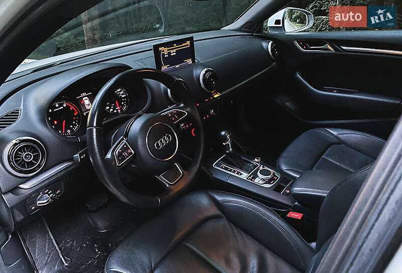 Седан Audi A3 2015 в Черновцах