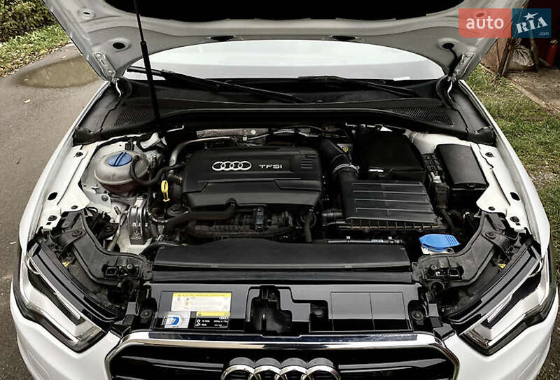 Седан Audi A3 2015 в Черновцах