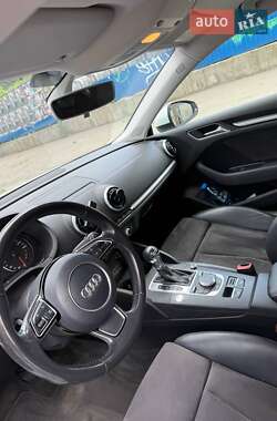 Хэтчбек Audi A3 2016 в 
