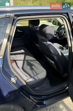 Хэтчбек Audi A3 2004 в 