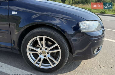Хэтчбек Audi A3 2004 в 