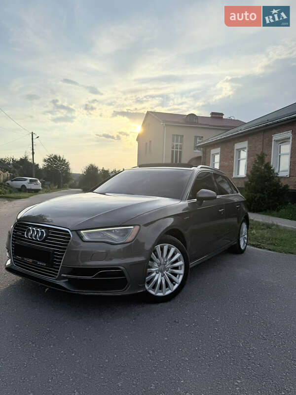Седан Audi A3 2016 в Харькове
