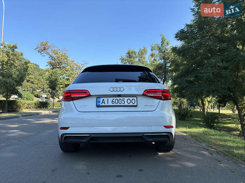 Хэтчбек Audi A3 2016 в Киеве