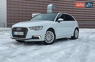 Хэтчбек Audi A3 2016 в 