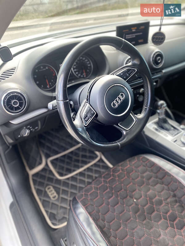 Седан Audi A3 2014 в Киеве