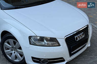 Хэтчбек Audi A3 2013 в 