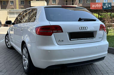 Хэтчбек Audi A3 2013 в 