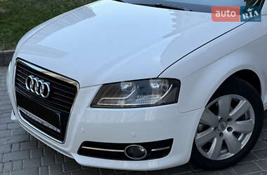 Хэтчбек Audi A3 2013 в 