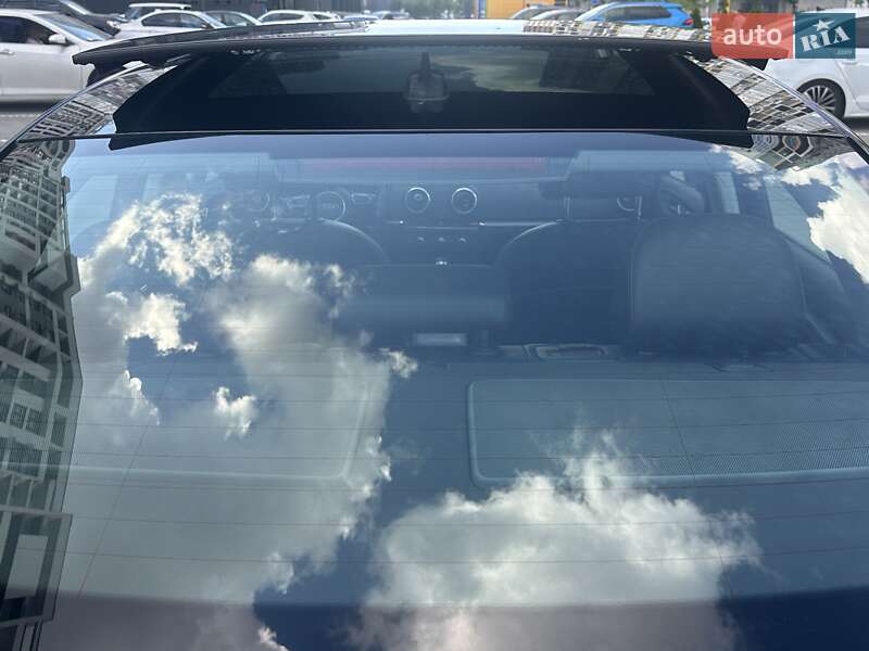 Седан Audi A3 2014 в Киеве