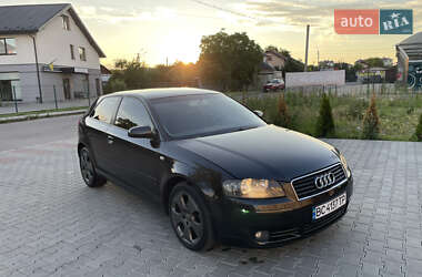 Хэтчбек Audi A3 2004 в 