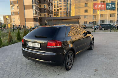 Хэтчбек Audi A3 2004 в 