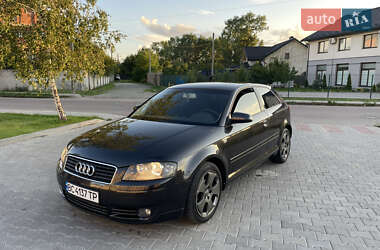 Хэтчбек Audi A3 2004 в 