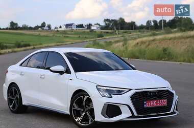 Седан Audi A3 2021 в 