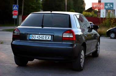 Хетчбек Audi A3 2002 в 