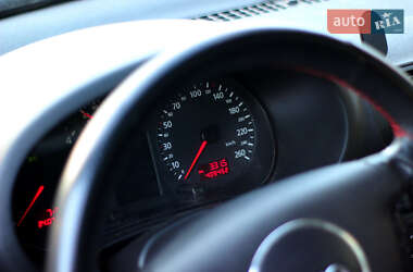 Хетчбек Audi A3 2002 в 