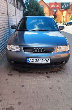 Хэтчбек Audi A3 2002 в 