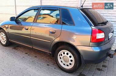 Хэтчбек Audi A3 2002 в 