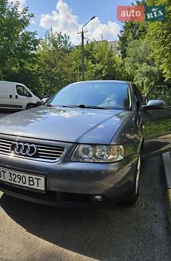 Хэтчбек Audi A3 2003 в 