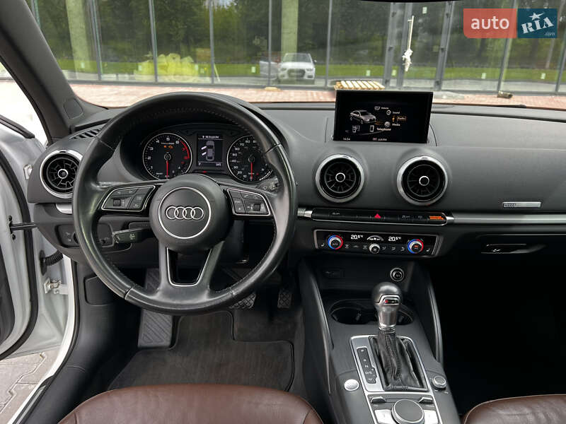 Седан Audi A3 2017 в Ровно