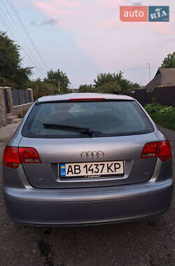Хэтчбек Audi A3 2004 в 