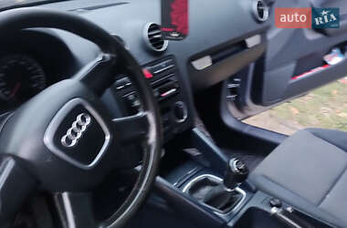 Хэтчбек Audi A3 2004 в 