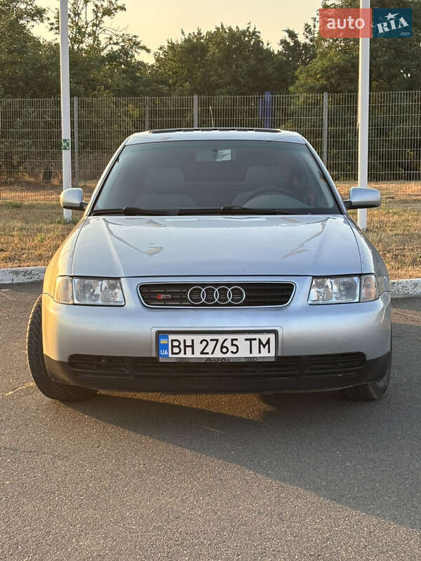 Хэтчбек Audi A3 1997 в 