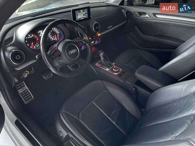 Кабриолет Audi A3 2015 в Киеве