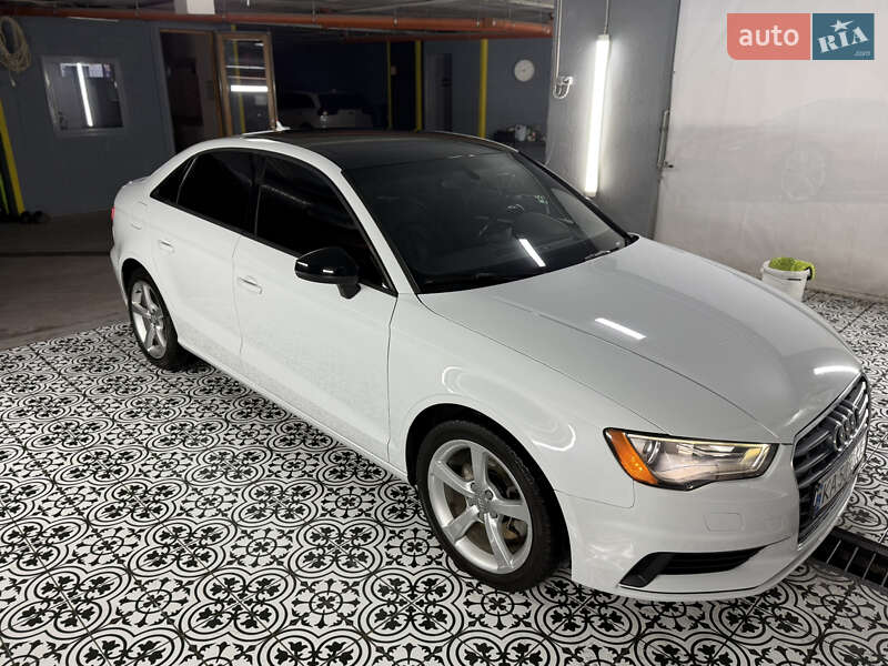 Седан Audi A3 2015 в Вишневом фото 2 Седан Audi A3 2015 в Вишневом