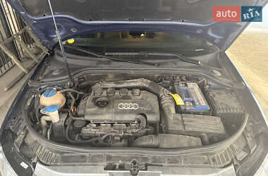 Хетчбек Audi A3 2012 в 
