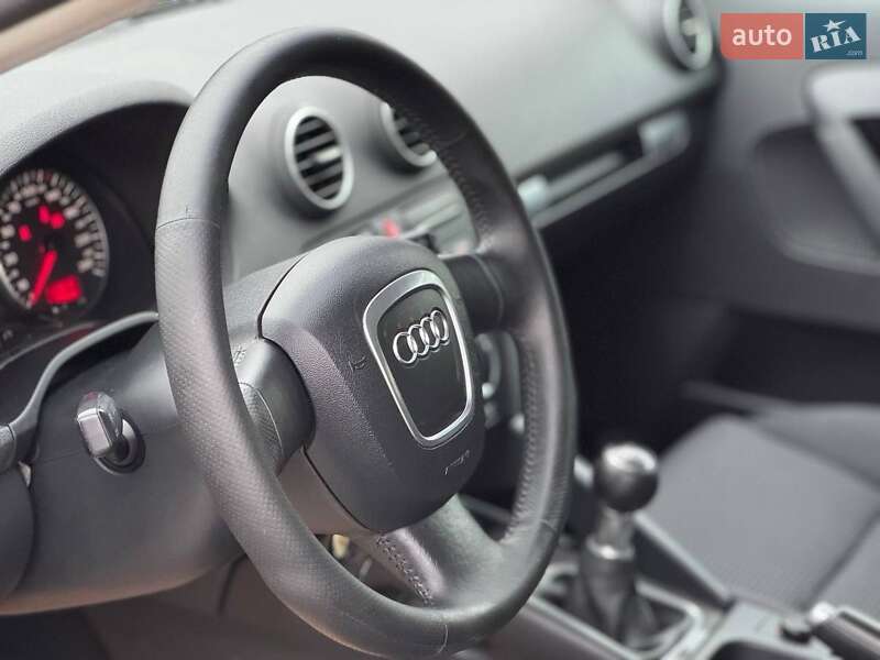 Хэтчбек Audi A3 2005 в Вознесенске