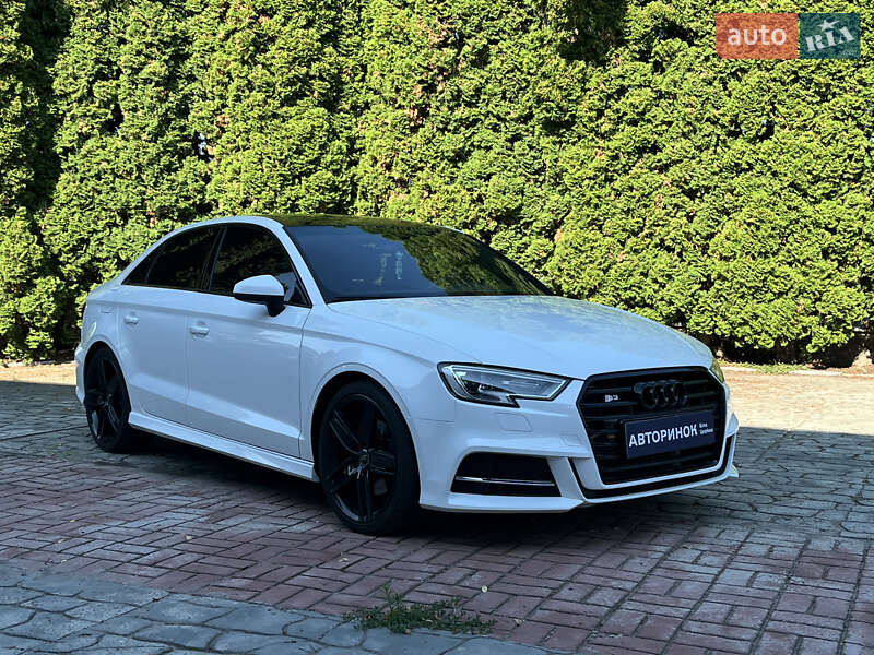 Седан Audi A3 2016 в 