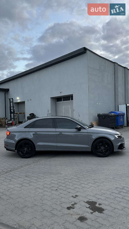 Седан Audi A3 2018 в Львове