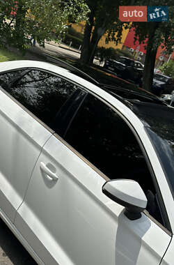 Седан Audi A3 2016 в 