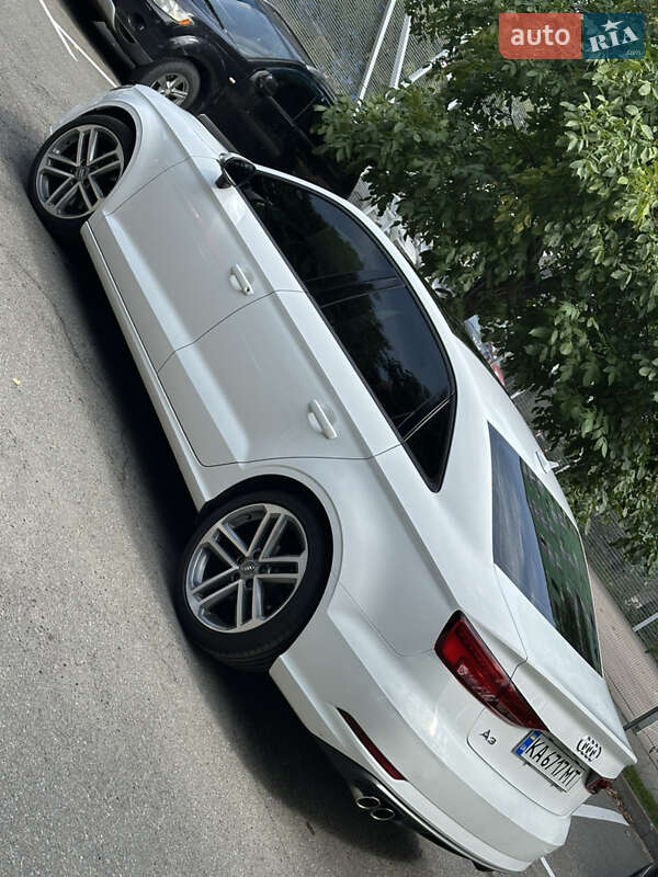 Седан Audi A3 2016 в Киеве
