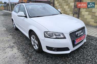Хэтчбек Audi A3 2010 в 