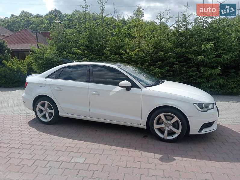 Седан Audi A3 2015 в Шепетовке