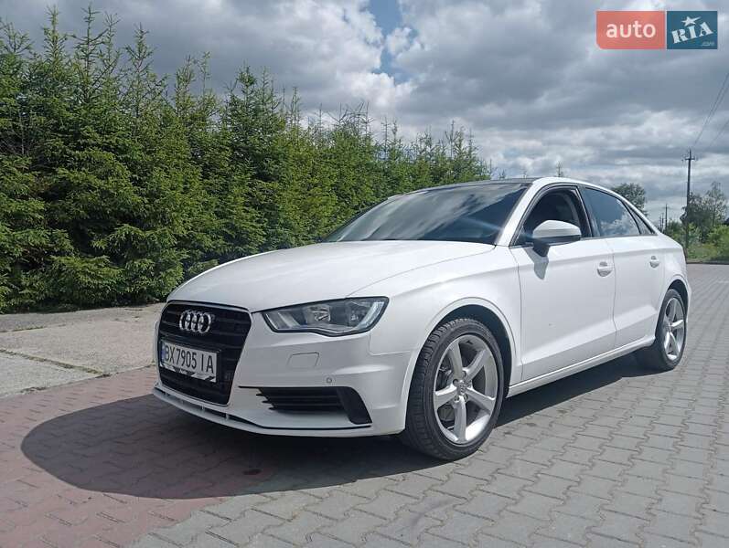 Седан Audi A3 2015 в Шепетовке