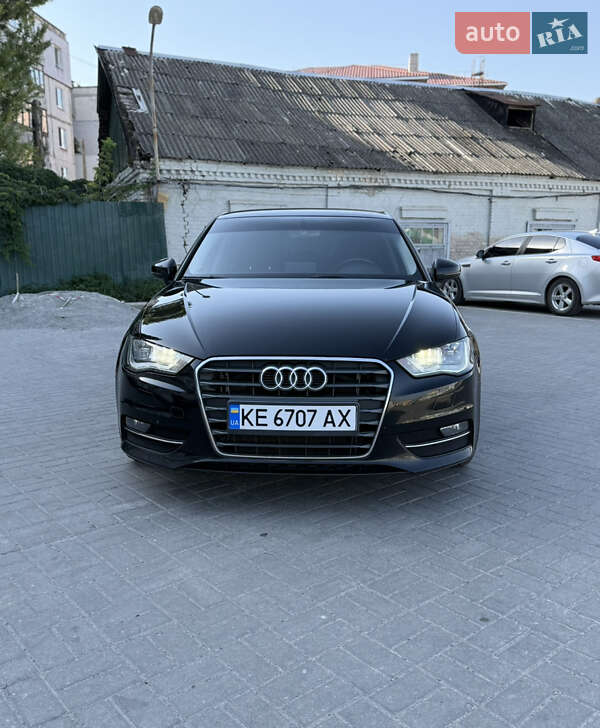 Хэтчбек Audi A3 2015 в Павлограде