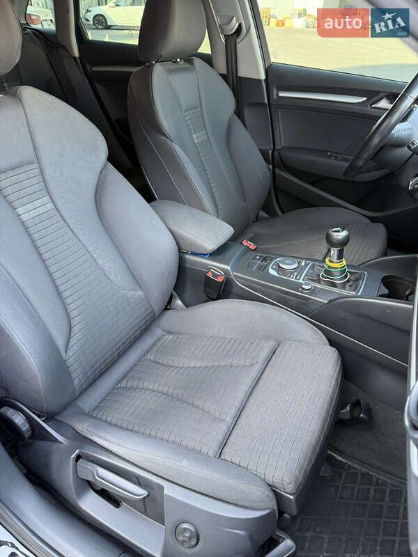 Хэтчбек Audi A3 2015 в Павлограде